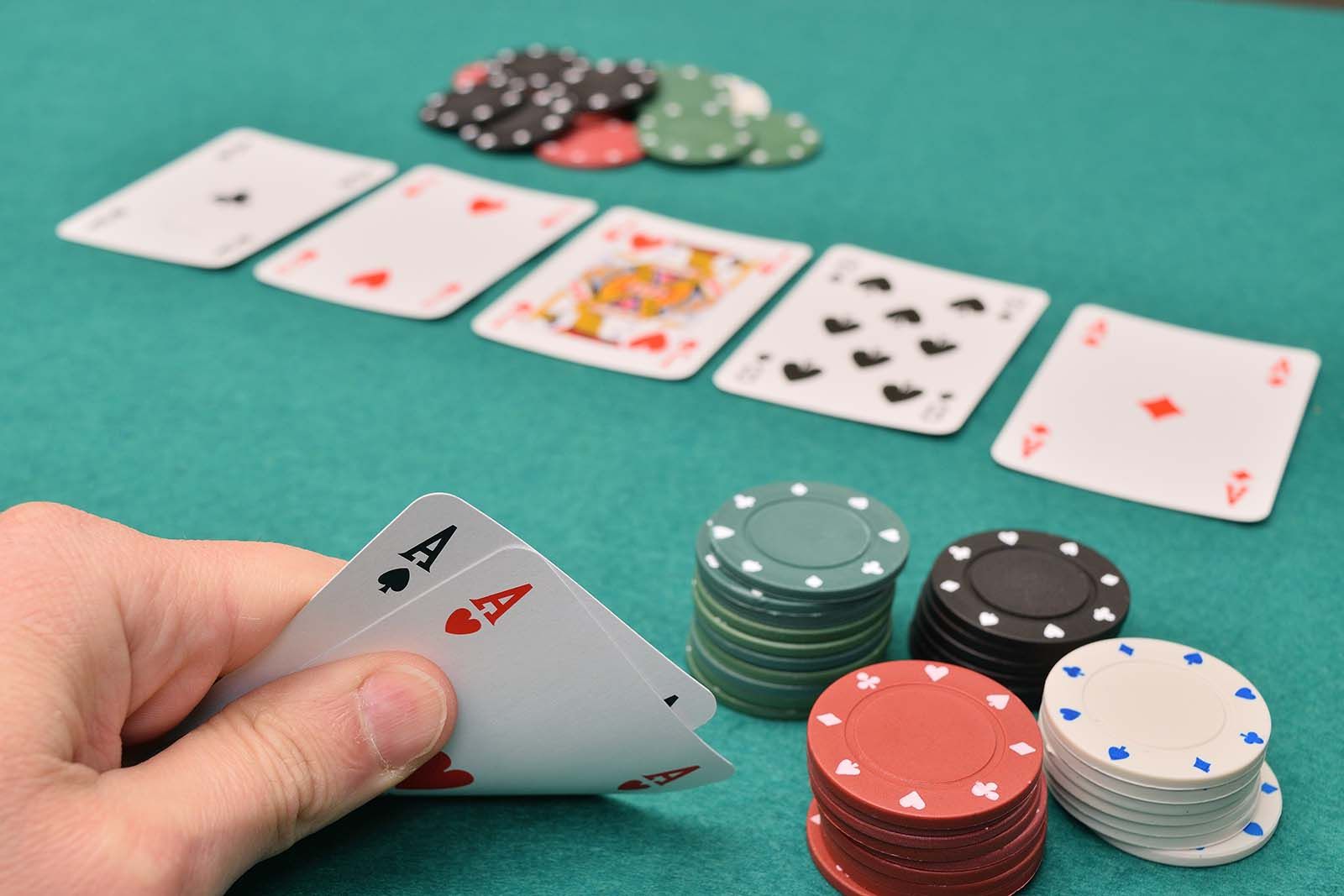 Texas nắm giữ | Poker, Nguồn gốc, Cách chơi và Sự thật | người Anh