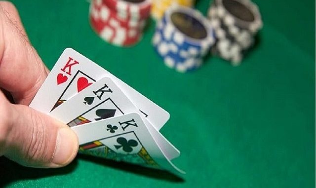 Con át chủ bài trong poker là gì? Khám phá tiềm năng của cục tẩy